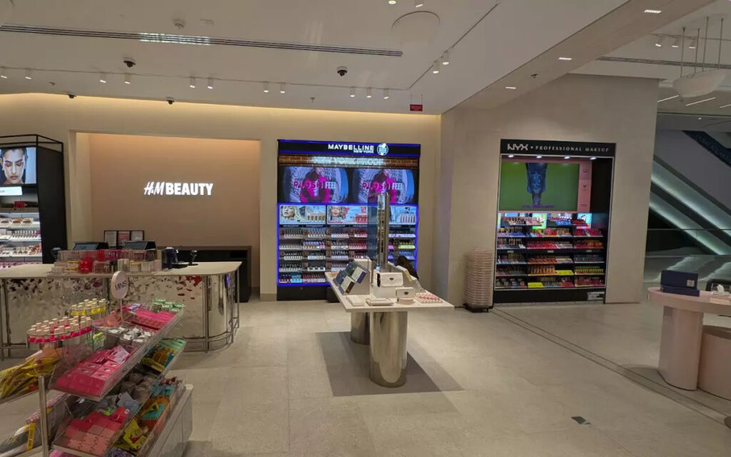 H&M Flagship in der Dubai Mall (Foto: invidis)