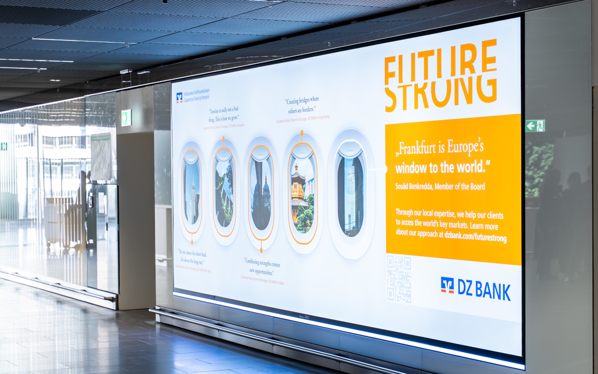 Digitaler Screen im Premium Check-in (Foto: Media Frankfurt)