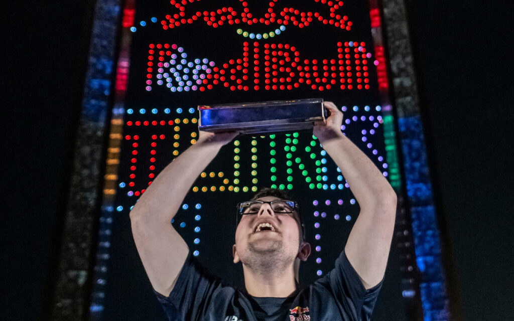 Red-Bull-Tetris am Dubai Frame (Foto: Dean Treml)