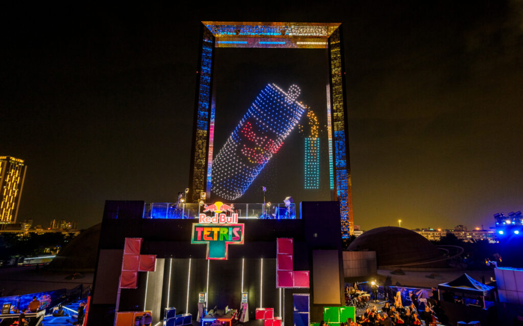 Red-Bull-Tetris am Dubai Frame (Foto: Phillip Platzer)