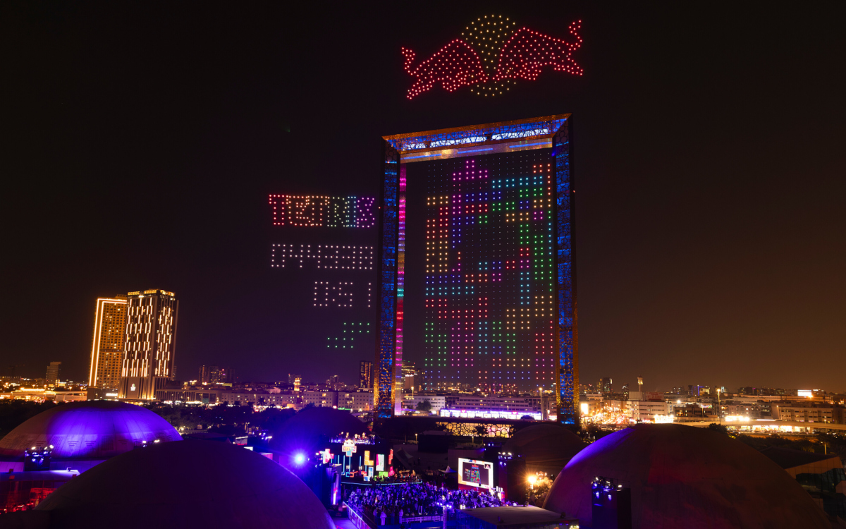 Red-Bull-Tetris am Dubai Frame (Foto: Naim Chidiac)