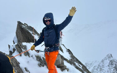 Damian Cox hat mit einer Expedition Spenden gesammelt. Das Bild zeigt ihn beim Training in Österreich. (Foto: Wildstone)