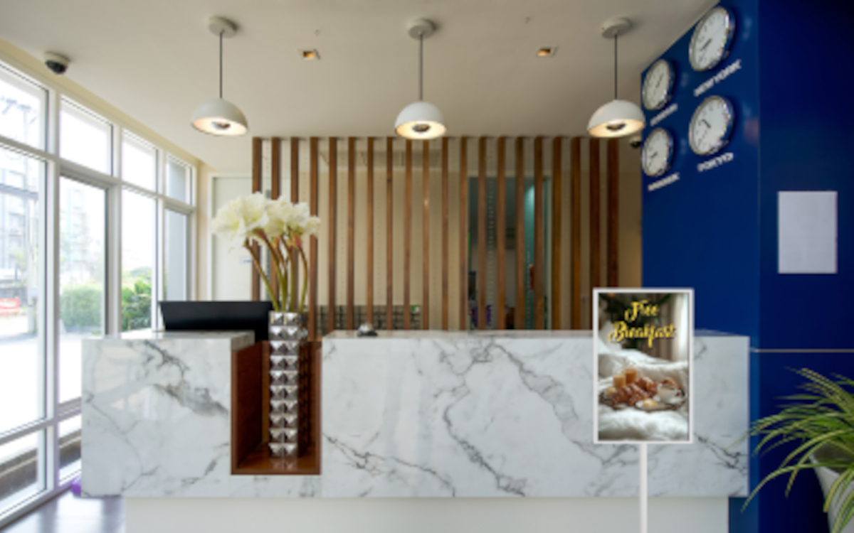 Aecopost E-Paper-Signage im Retail-Umfeld (Foto: AUO Display Plus)