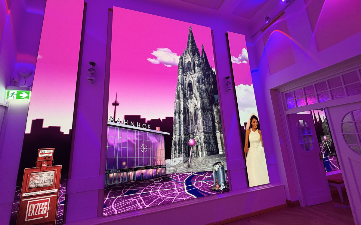 LED-Installation im Foyer der Volksbühne in Köln (Foto: Infiled)