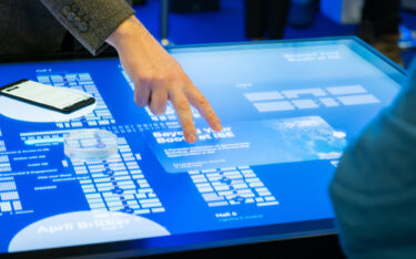 Interactive Scape zeigt auf der ISE 2026 neue Scape X-Funktionen für interaktive Tische und Oberflächen. (Foto: Interactive Scape)