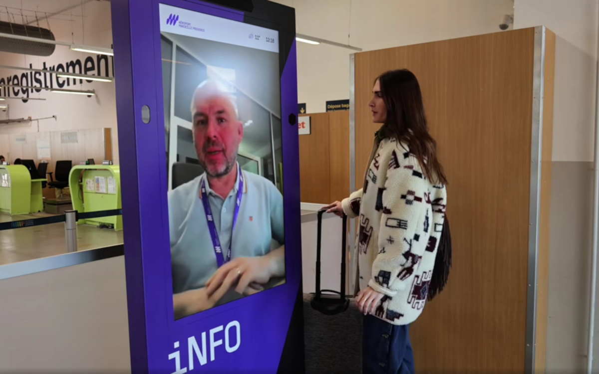 Remote-Video-Kiosk Skalink am Flughafen Marseille Provence (Foto: SkaLink/Screenshot)