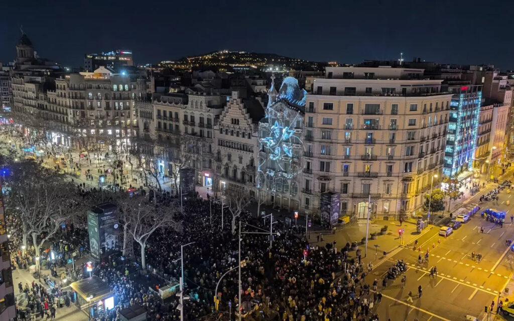 Projection Mapping auf dem Casa Batlló 2026 (Foto: invidis)