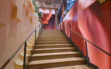 invidis lädt alle Unternehmen aus den Bereichen Digital Signage, DooH und Retail Media zur Teilnahme an unserer Umfrage ein. (Foto: invidis)