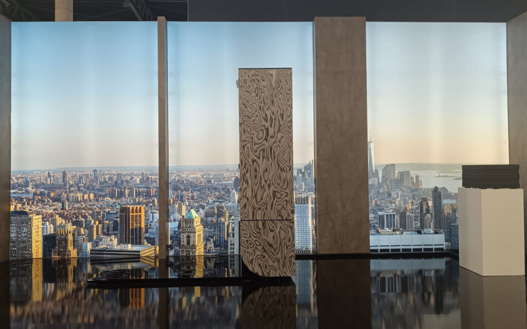 N1 137" mit Holz-Finish (Foto: Invidis)