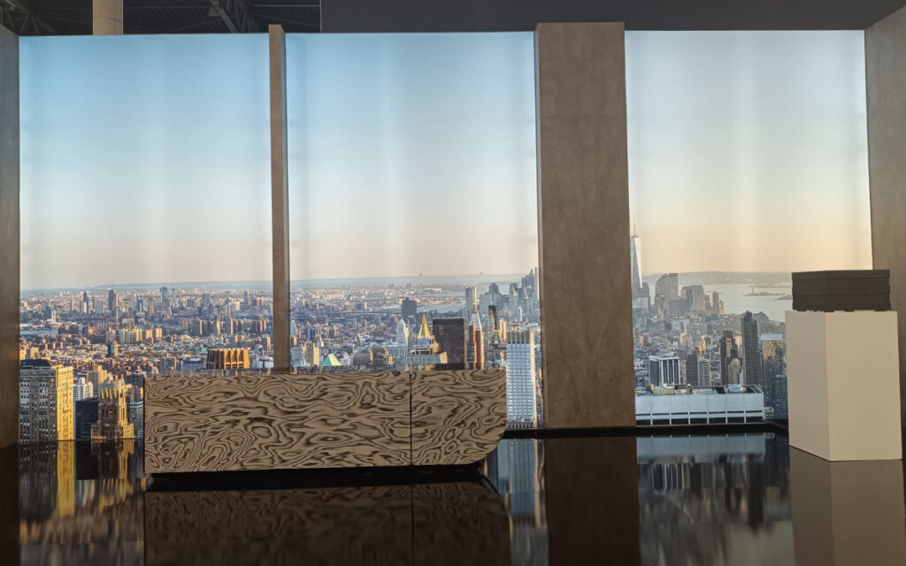 N1 137" mit Holz-Finish (Foto: Invidis)