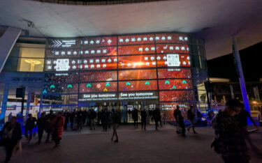 LED-Wall am Südeingang der Messe (Foto: invidis)