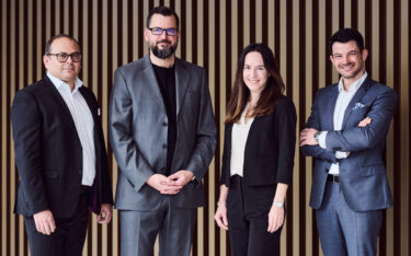 Das Epamedia-Management, von links: Nazim Savtur, COO, Jochen Kaiblinger, Director Regional Sales & Marketing, Petra Lang, Director Agency Sales, Client Service & Digital, Alexander Labschütz, CEO (Foto: Epamedia)