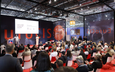 Vorträge und Diskussionen auf einer der sieben Stages der Euroshop (Foto: Messe Düsseldorf)