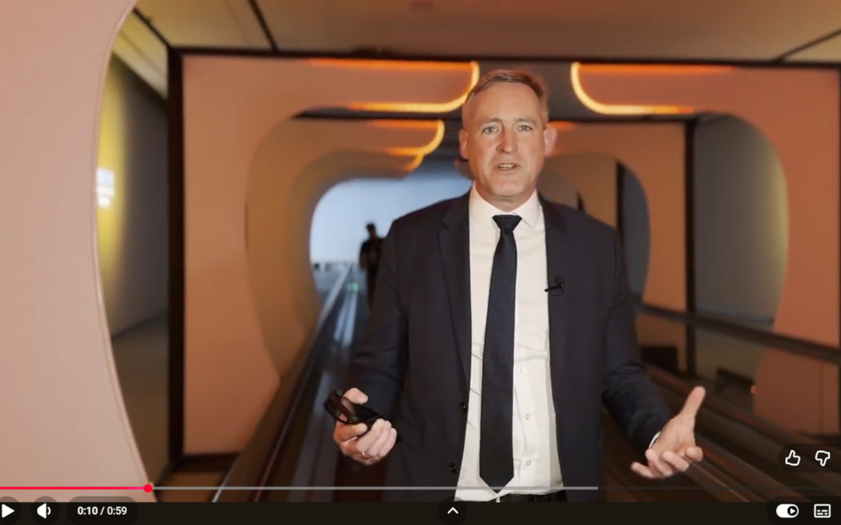 Florian Rotberg fasst die wichtigsten Buisness-Trends der ISE 2026 zusammen. (Foto: invidis)