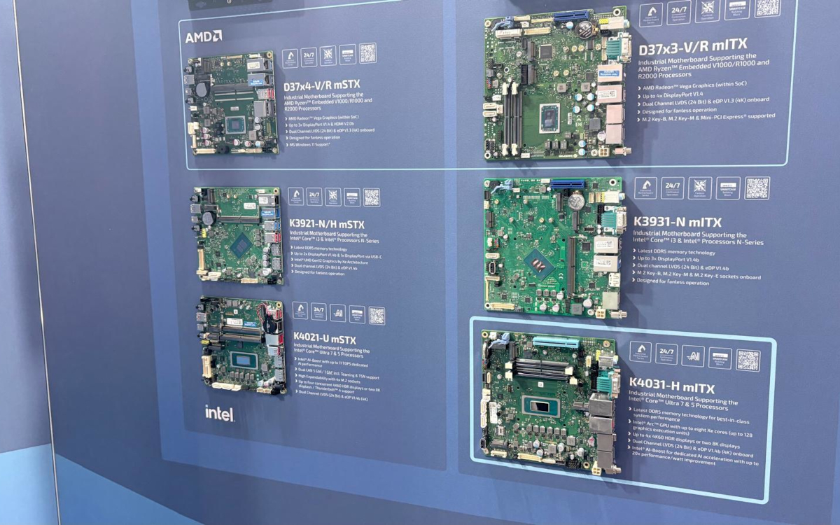 Die ausgestellten Motherboards von Kontron auf der ISE 2026 (Foto: invidis)