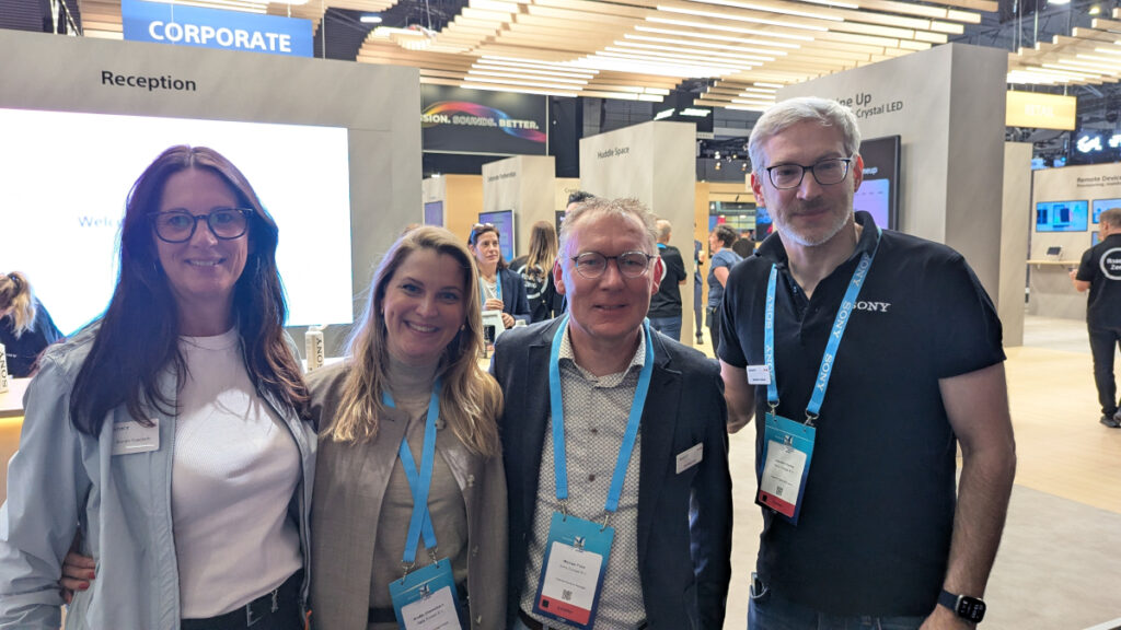 Monika Goeckede, Noelle Giesselbach, Michael Fries und Joachim Fischer von Sony Europe (Foto: invidis)