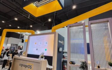 Der SignageOS-Stand auf der ISE 2026 (Foto: invidis)