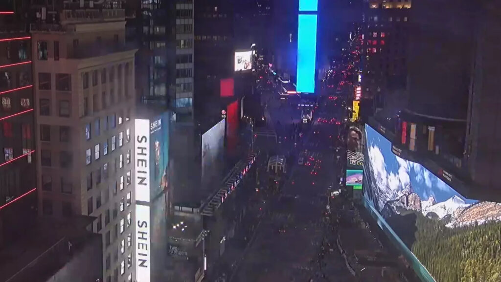 Der neue Marquis-Marriot-Screen am Times Square im Live-Stream (Foto: Screenshot Earthcam)