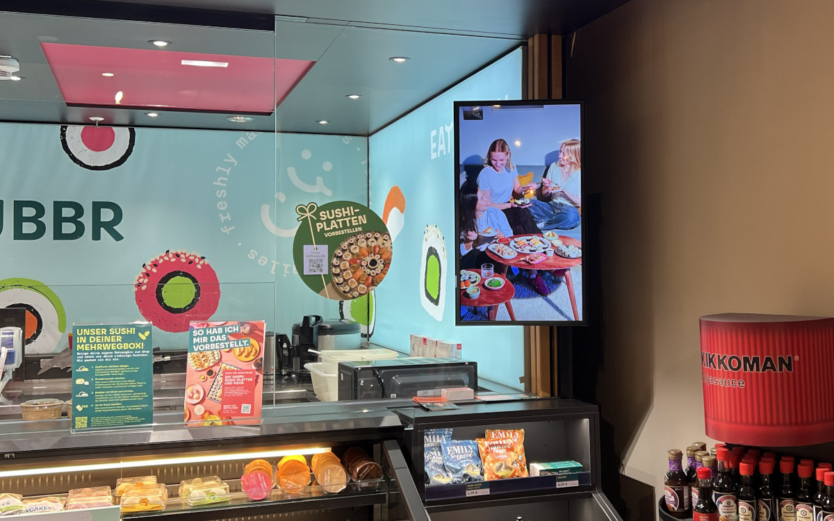 Eat-Happy-Standort mit Display (Foto: invidis)