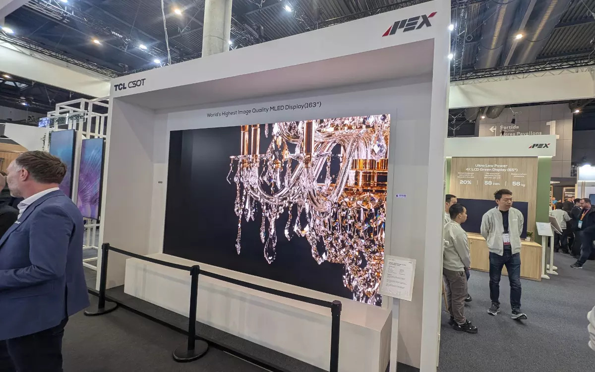 TCL-Stand auf der ISE 2026 (Foto: invidis)