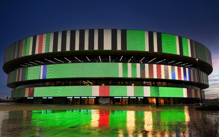 PMS aus Hamburg übernahm Planung, Koordination und Bau der digitalen Infrastruktur des neuen Unipol Dome in Mailand. (Foto: PMS)