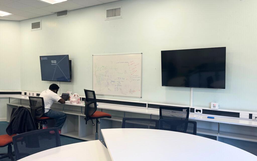 Die K-Series-Displays von Avocor in der University of Birmingham. (Foto: Avocor)