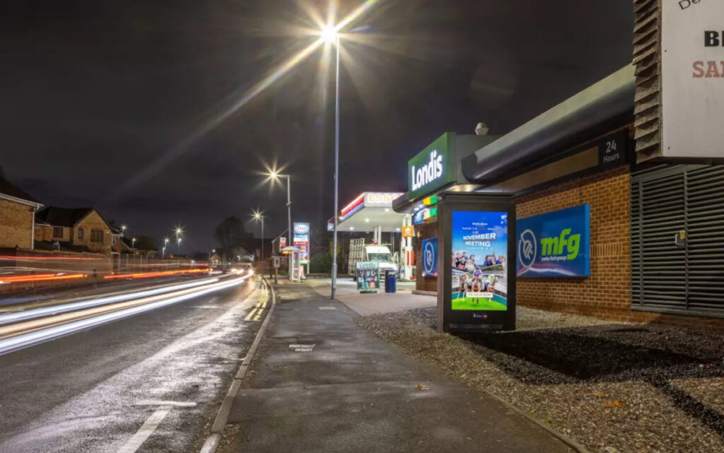Ein D6-Screen, installiert von Wildstone, an einer MFG-geführten Tankstelle in Wednesbury, West Midlands. (Foto: Wildstone)