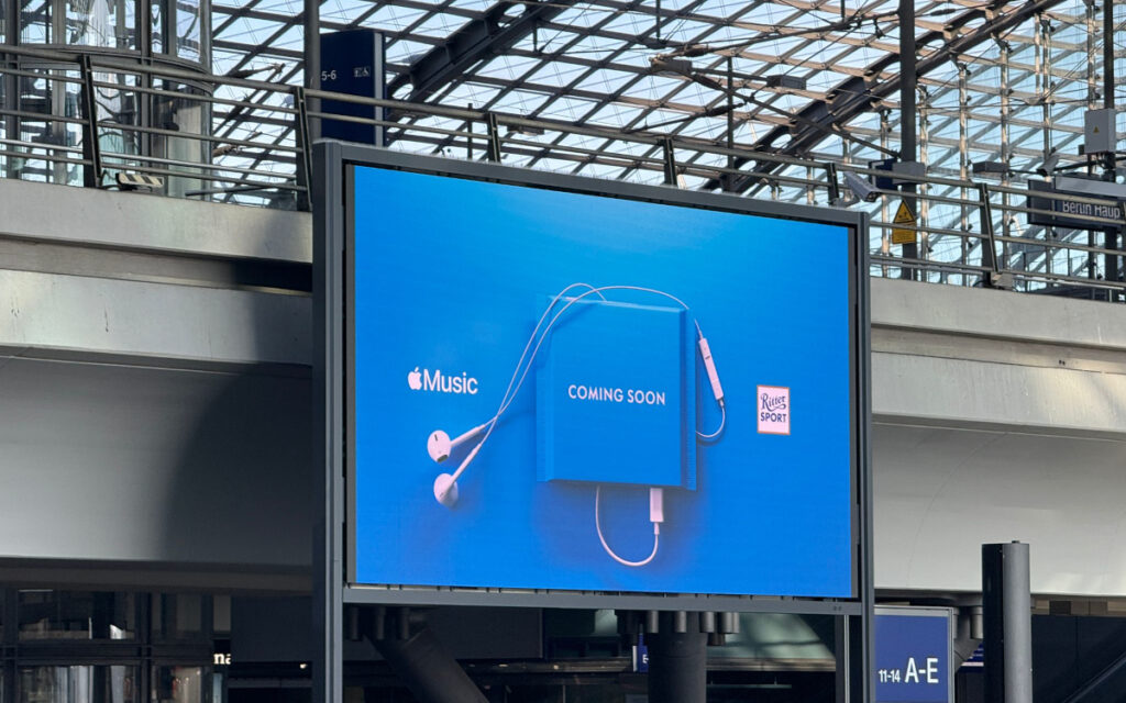 Der Teaser zur Kampagne lief Deutschland an Bahnhöfen. (Foto: Ritter Sport)