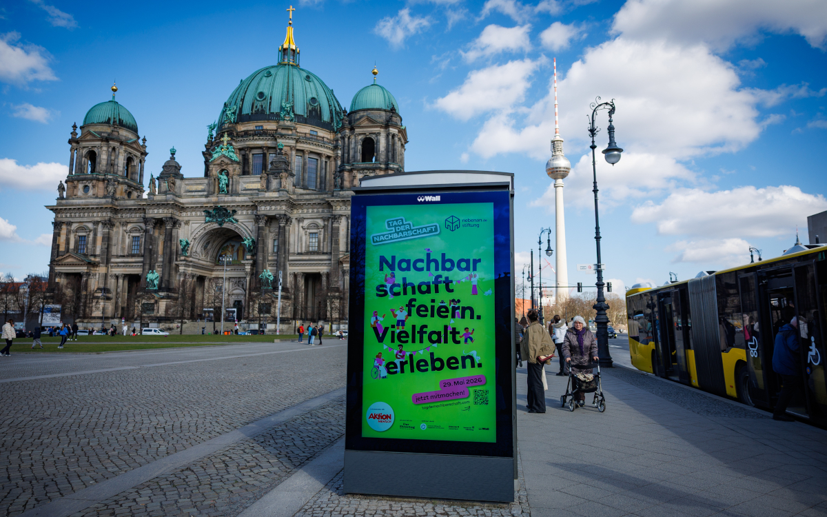 Wall bewirbt gemeinsam mit der Nebenan.de-Stiftung den Tag der Nachbarschaft 2026 auf mehr als 3.000 Flächen. (Foto: Wall)