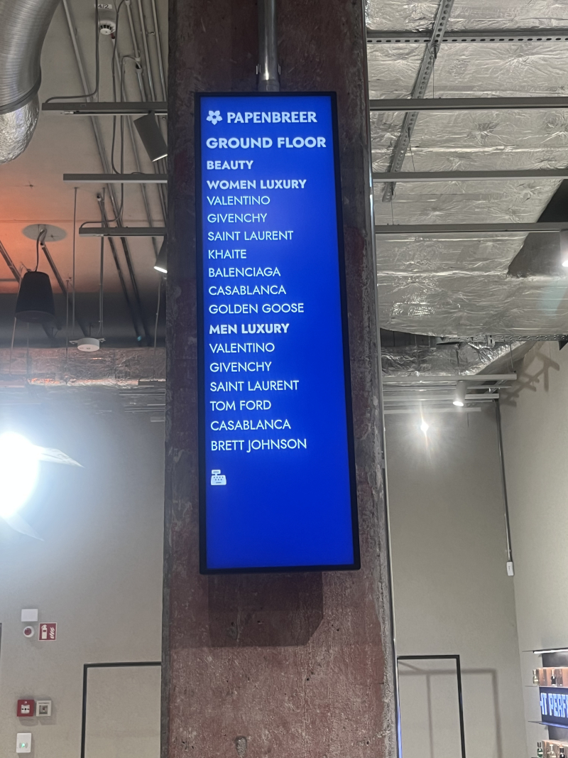 Die Stretch-Screens mit Wayfinding-Content. (Foto: echion AG)