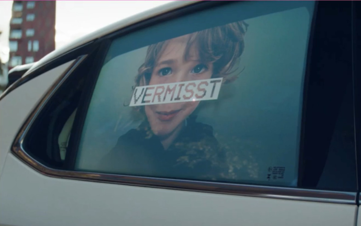 Die Gold-Plakadiva für die beste innovative Nutzung gewinnt 2026 die Kampagne "Screen2Save" (Foto: Initiative Vermisste Kinder)