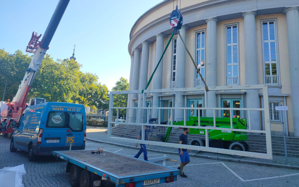 Installation der LED-Wall (Foto: DooH Concept/PPDS)