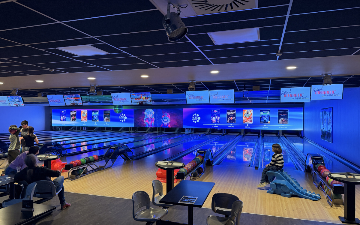 Die neue LED-Wall von Infiled in einem Bowlingcenter im Elsass. (Foto: INFiLED)