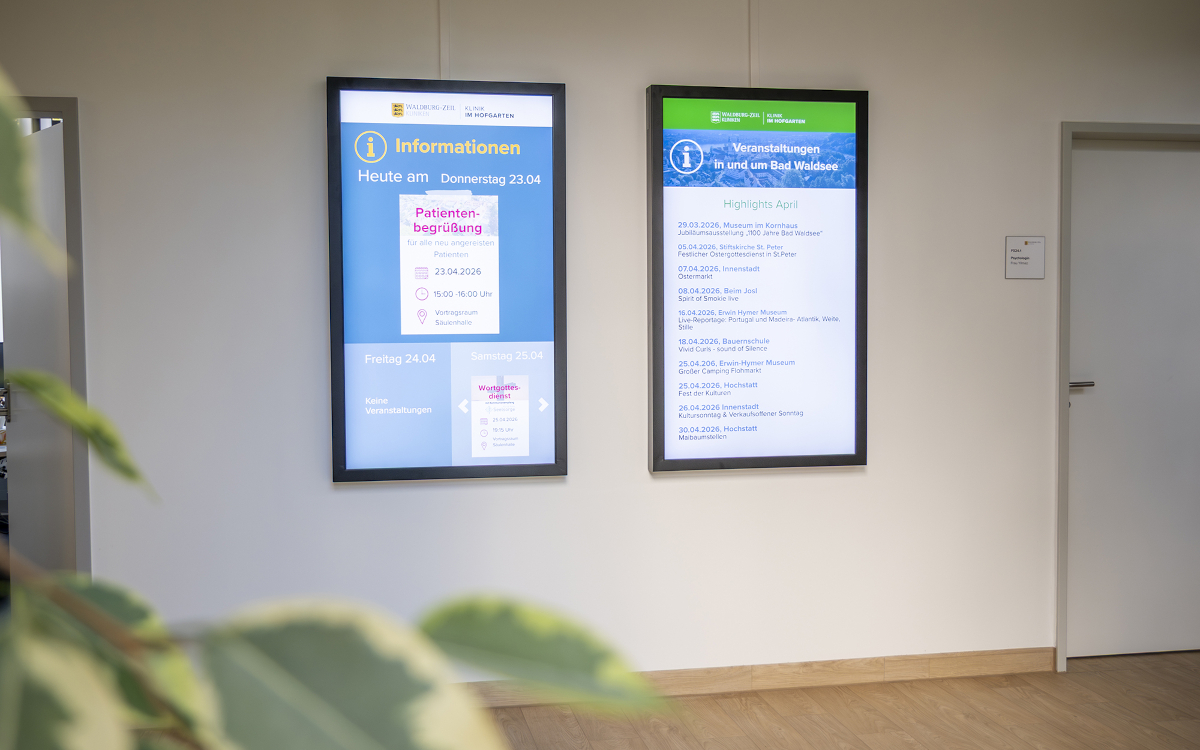 Die neuen Displays informieren unter anderem über lokale Veranstaltungen und geben den Patienten Informationen zu Therapieangeboten. (Foto: Bütema AG)