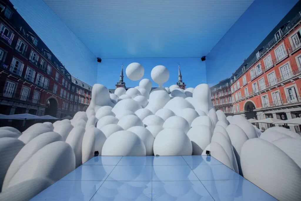Immersive AI-Inhalte im LED-Würfel (Foto: Dalziel & Pow)