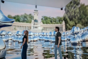 Immersive AI-Inhalte im LED-Würfel (Foto: Dalziel & Pow)