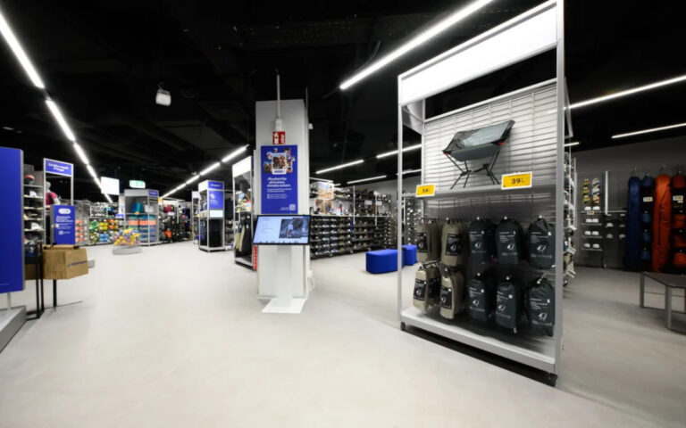 In rund 100 Decathlon-Stores übernimmt Umdasch den Ausbau digitaler Touchpoints. (Foto: Umdasch The Store Makers)