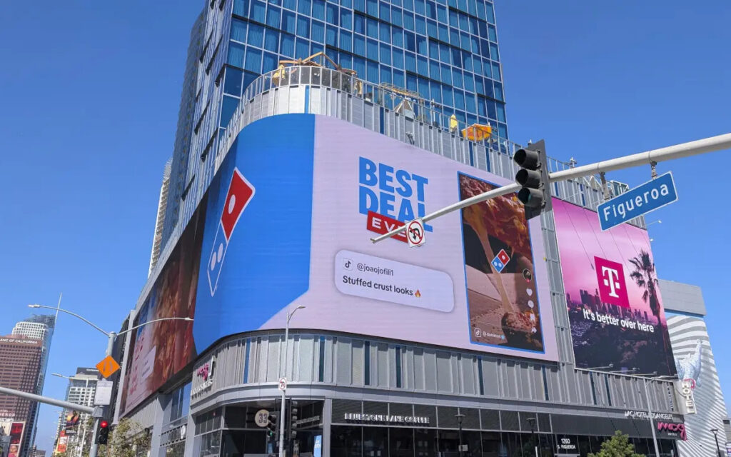 DooH-Kampagnen auf dem Moxy-Screen in Los Angeles (Foto: invidis)
