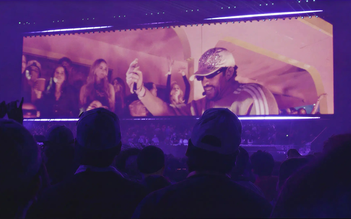 Der 42 x 11 Meter große Infiled-Screen bildet das visuelle Zentrum der Bad Bunny-Stadiontournee. (Foto: Global Trend Pro)