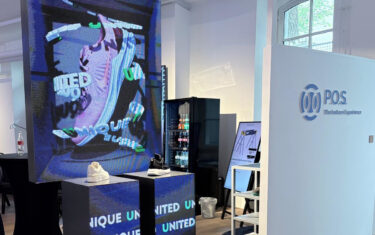 Der P.O.S. Experience-Showroom zeigt Beispiele, wie digitale Inhalte mit Produkten kombiniert werden können. (Foto: invidis)