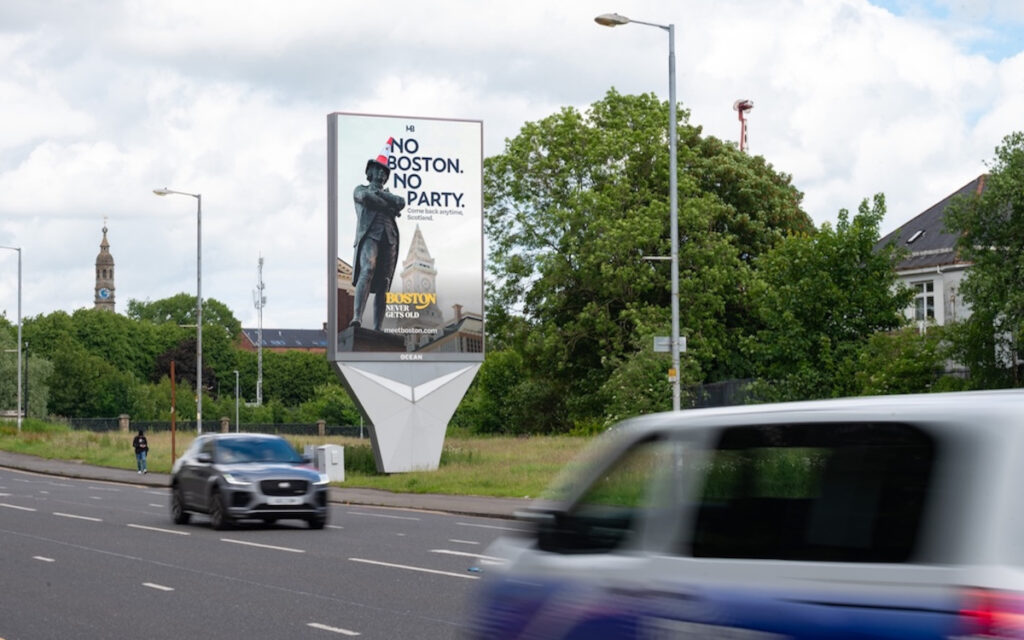 2Meet Boston"-DooH-Kampagne in Schottland (Foto: Ocean Outdoor)