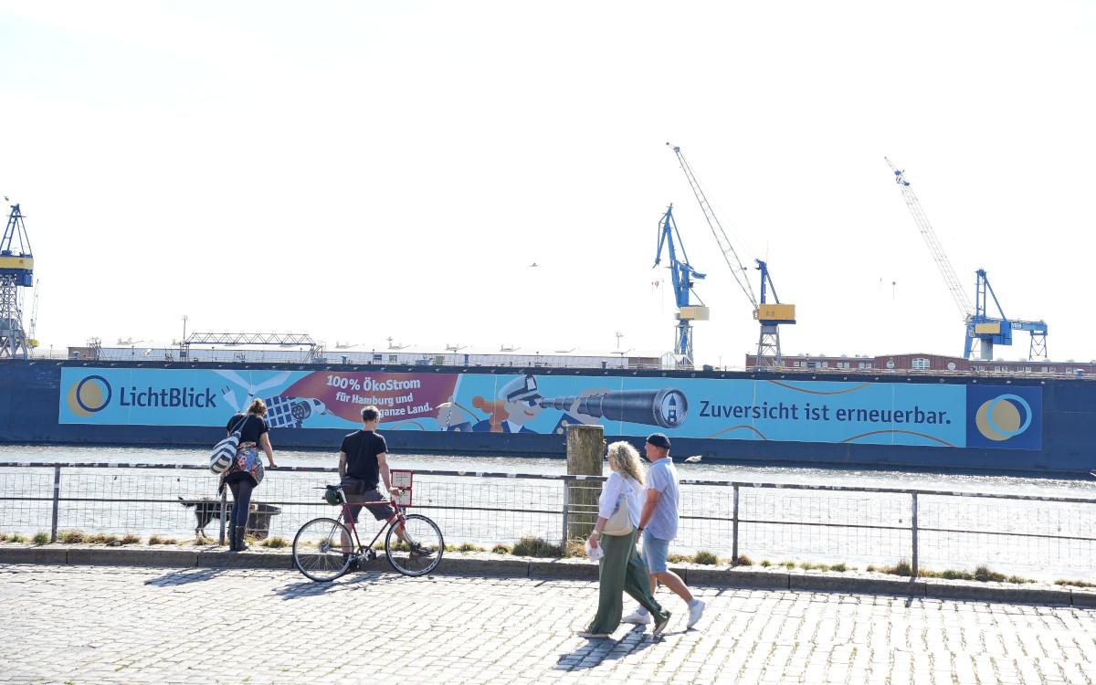 Werbefläche an den Hamburger Docks (Foto: PoolOne)