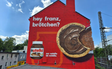Poolone ist auf Mega-OoH-Flächen und Murals spezialisiert. (Foto: PoolOne Giant Media)