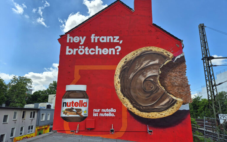 Poolone ist auf Mega-OoH-Flächen und Murals spezialisiert. (Foto: PoolOne Giant Media)