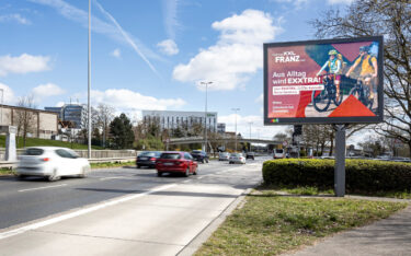 Awk startet mit der Vermarktung der OoH-Flächen in Wiesbaden. (awk AUSSENWERBUNG)