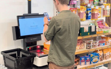 Scandit stellt eine Lösung vor, die den Altersnachweis an Self-Checkout-Kassen per Selfie und AI durchführt. (Foto: Scandit)
