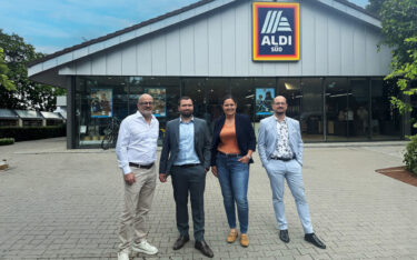 Von links: Alexander Schumm, Manager Real Estate bei Aldi Süd; Sebastian Pyschik, Key Account Manager Retail bei Wemolo; Greta Petersen, Director Real Estate bei Aldi Süd; Peter Nemec, Senior Customer Success Manager bei Wemolo. (Foto: Wemolo)