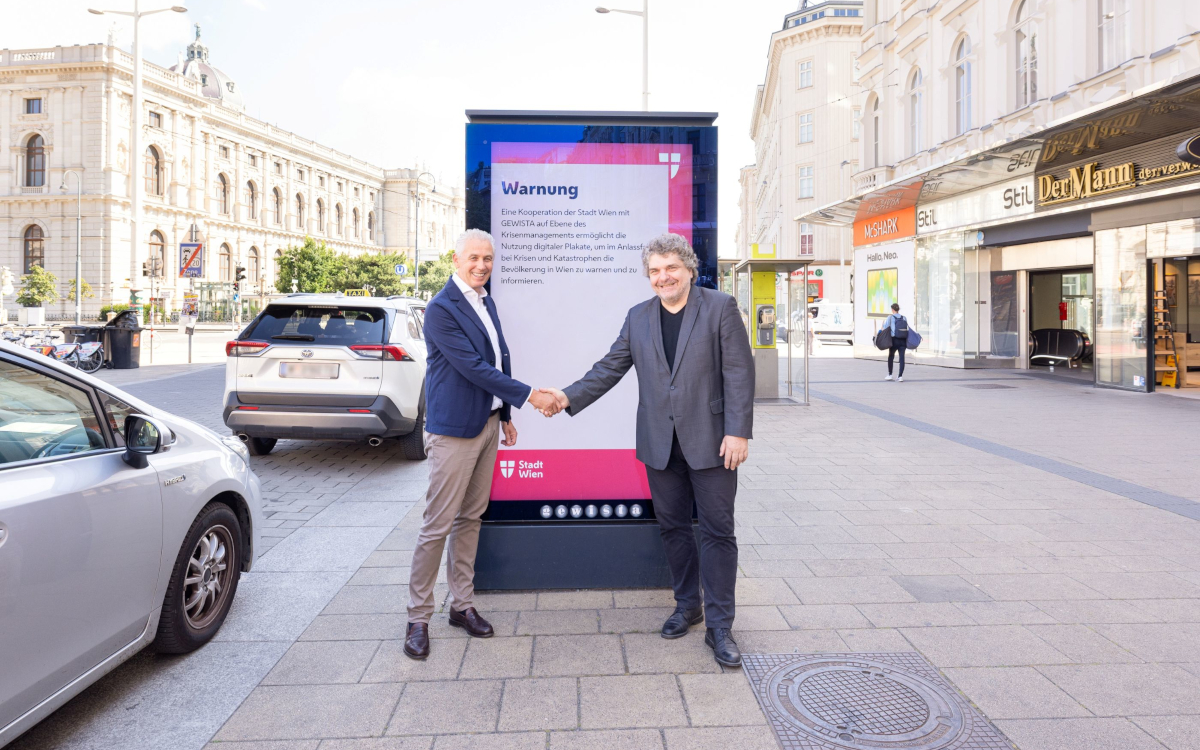 Franz Solta (links), CEO bei Gewista, und Josef Kneisl, Gruppe Krisenmanagement & Sicherheit bei der Stadt Wien (Foto: gewista)