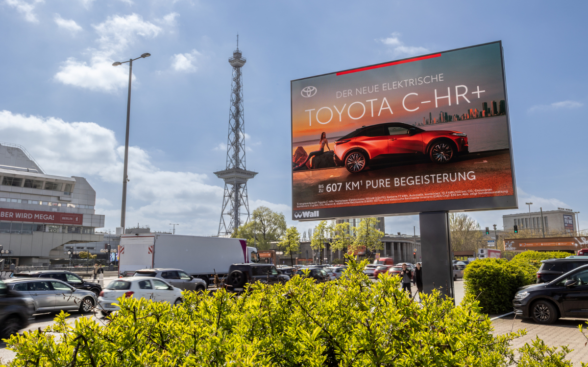 Eines der aufgerüsteten DLCBs von Walldecaux in Berlin (Foto: WallDecaux)