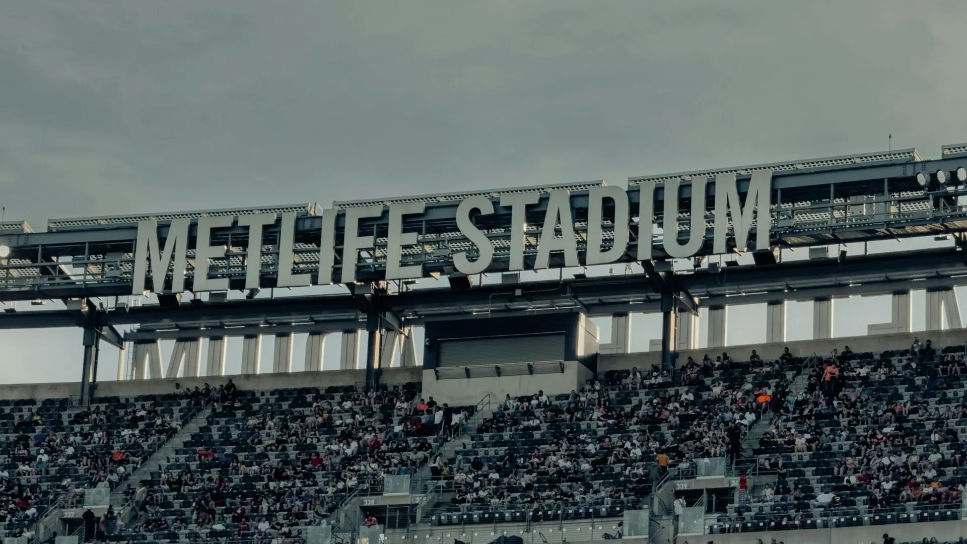 Im Metlife Stadium findet das WM-Endspiel 2026 statt. (Foto: Y M/Unsplash)